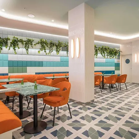 Barcelo - Adults Recommended بينايدورم