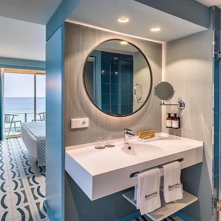 Barcelo - Adults Recommended بينايدورم